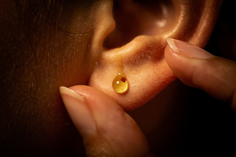 Comment reboucher un trou d'oreille naturellement ?